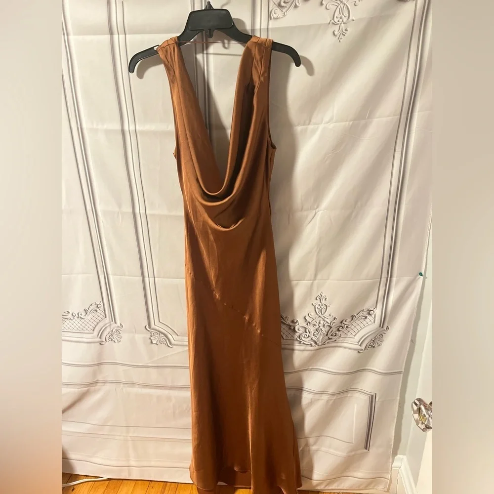 NWT Zara dress gown scarf satin neck
🚨FIRM PRICE NO DISCOUNT ON THIS DRESS - Picture 8 of 13